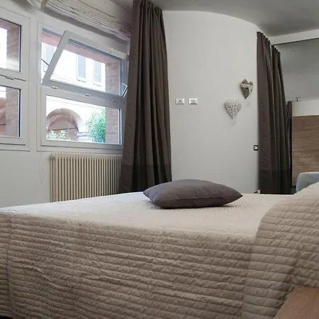 Couette-café Le Del Corso 4*