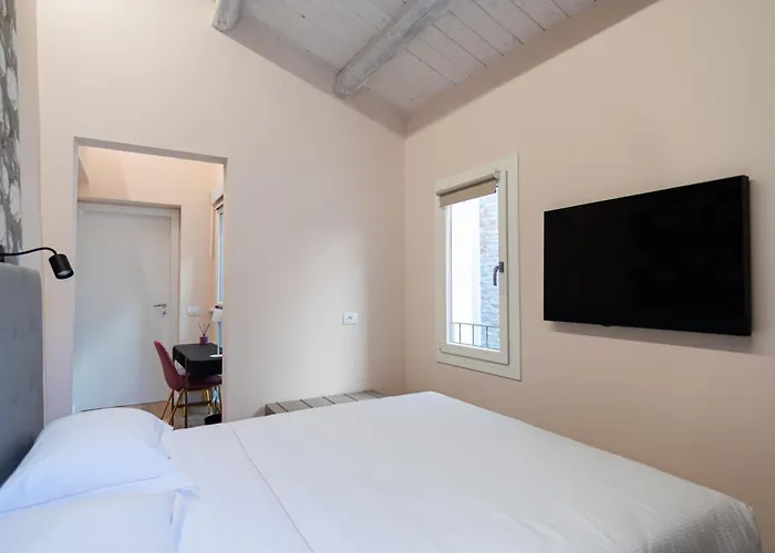 Le Del Corso Bed and Breakfast 4*